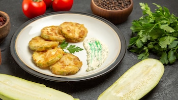 Filetes de calabacín rebozados, una receta facilísima para disfrutar de esta verdura de una forma diferente