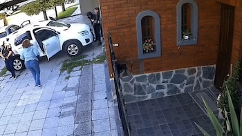 Video: emboscaron a una familia que salía de su casa en Mar del Plata para robarle la camioneta