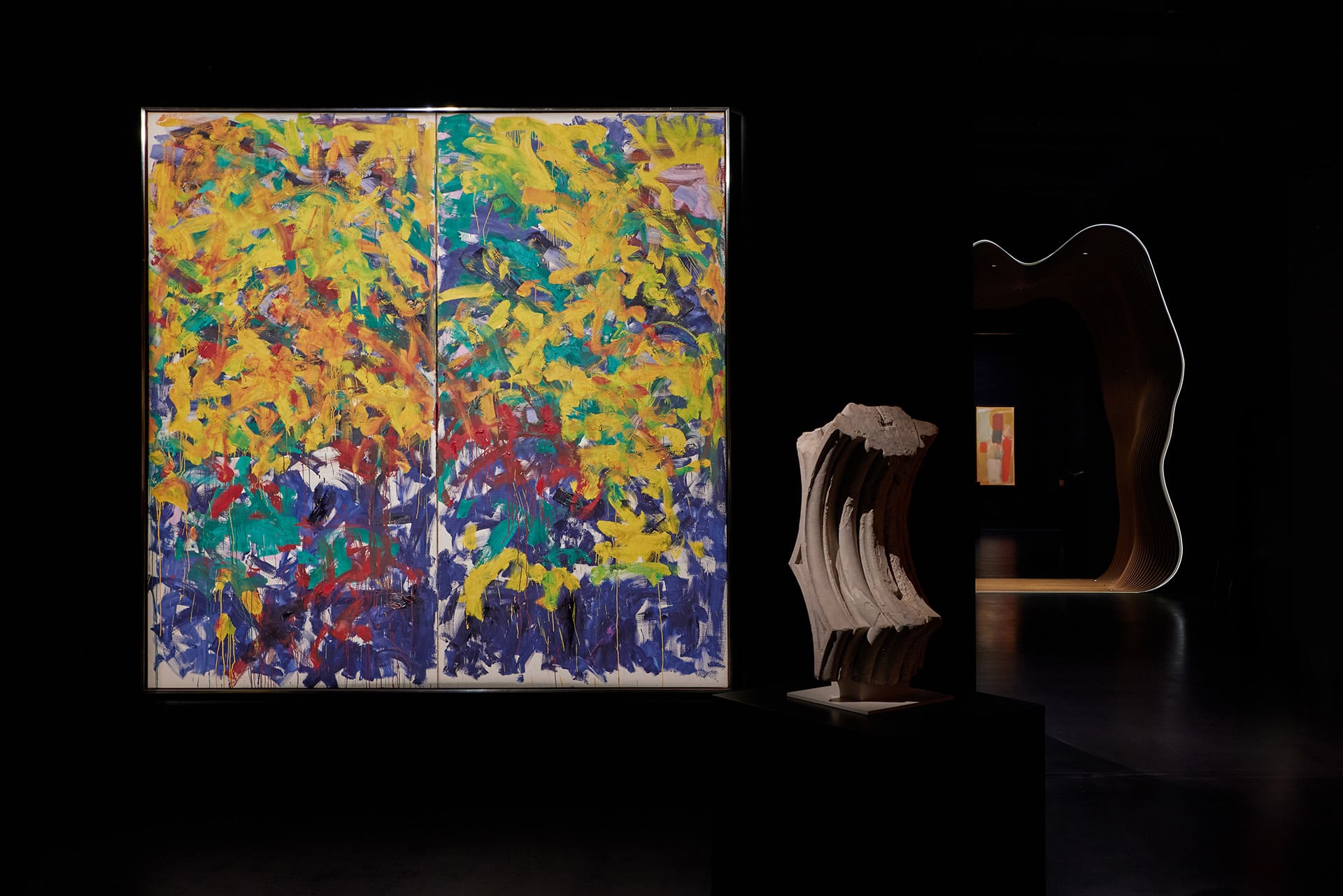 Una vibrante obra abstracta de Joan Mitchell se exhibe en Hong Kong, marcando un récord como la pintura femenina más cara vendida en una subasta en Asia.