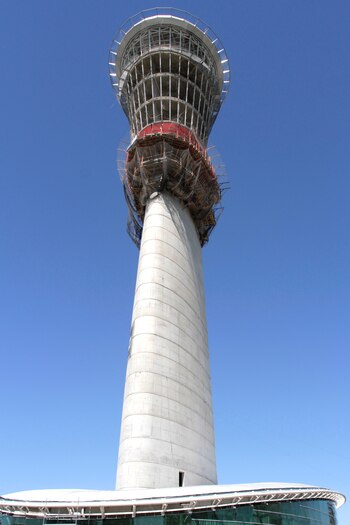 Torre de control en construcción