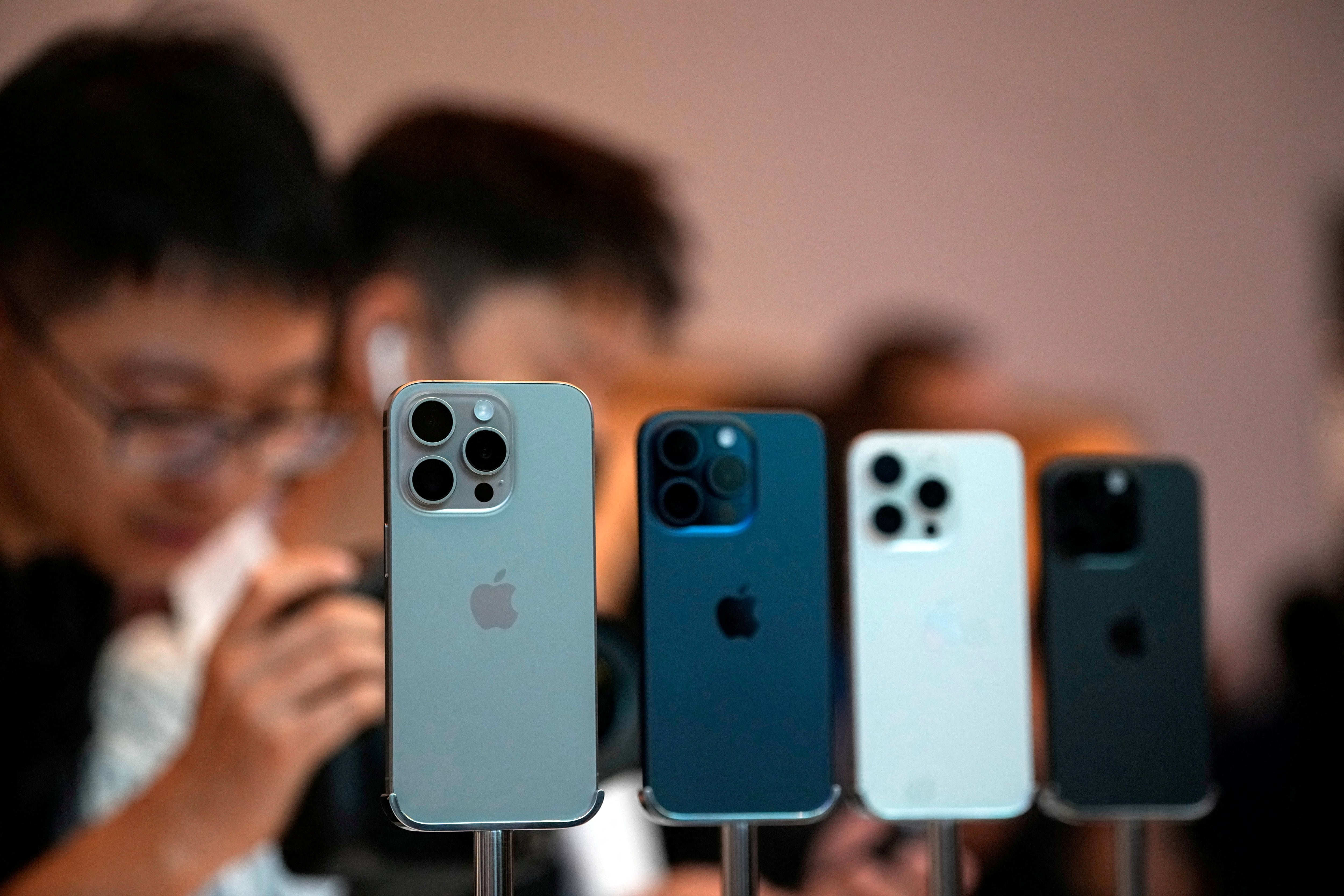 Apple Intelligence es compatible a partir del iPhone 15 Pro. REUTERS/Aly Song/File Photo