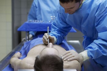 Práctica de necropsia. (Foto:Captura)