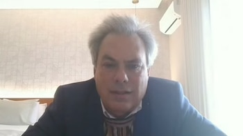 El economista que cenó con Milei habló del cierre de pymes: “Es doloroso, pero no se puede frenar la economía por eso”