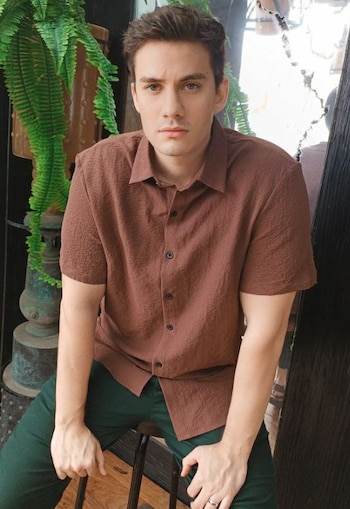 Bryan Mouque mide 1.87 metro