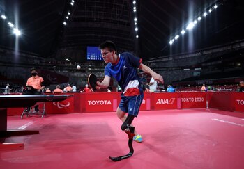 Clement Berthier durante el encuentro frente a Weinan Peng, de China