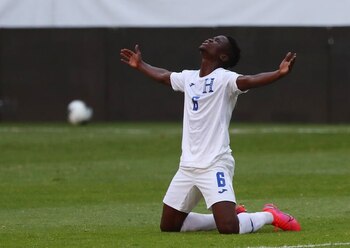 Jonathan Núñez celebra la clasificación
