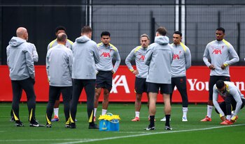 Arne Slot, Luis Diaz, Kostas