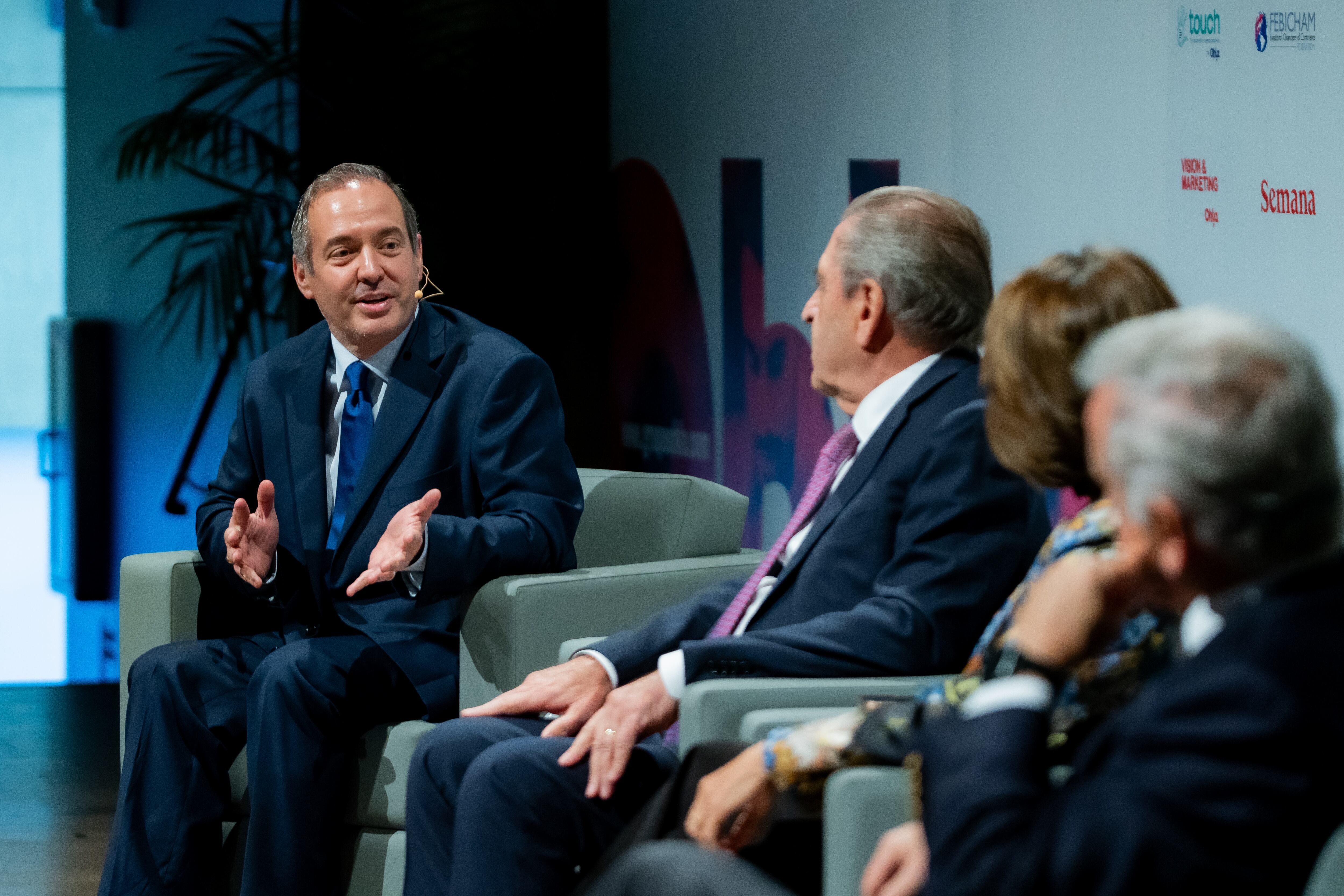 El director del Adam Smith Center de la Florida International University, Carlos Diaz Rosillo, moderó el panel del que participaron Eduardo Frei, ex presidente de Chile; Laura Chinchilla, ex presidenta de Costa Rica, y Felipe Larraín, ex ministro de Hacienda de Chile (LCS)