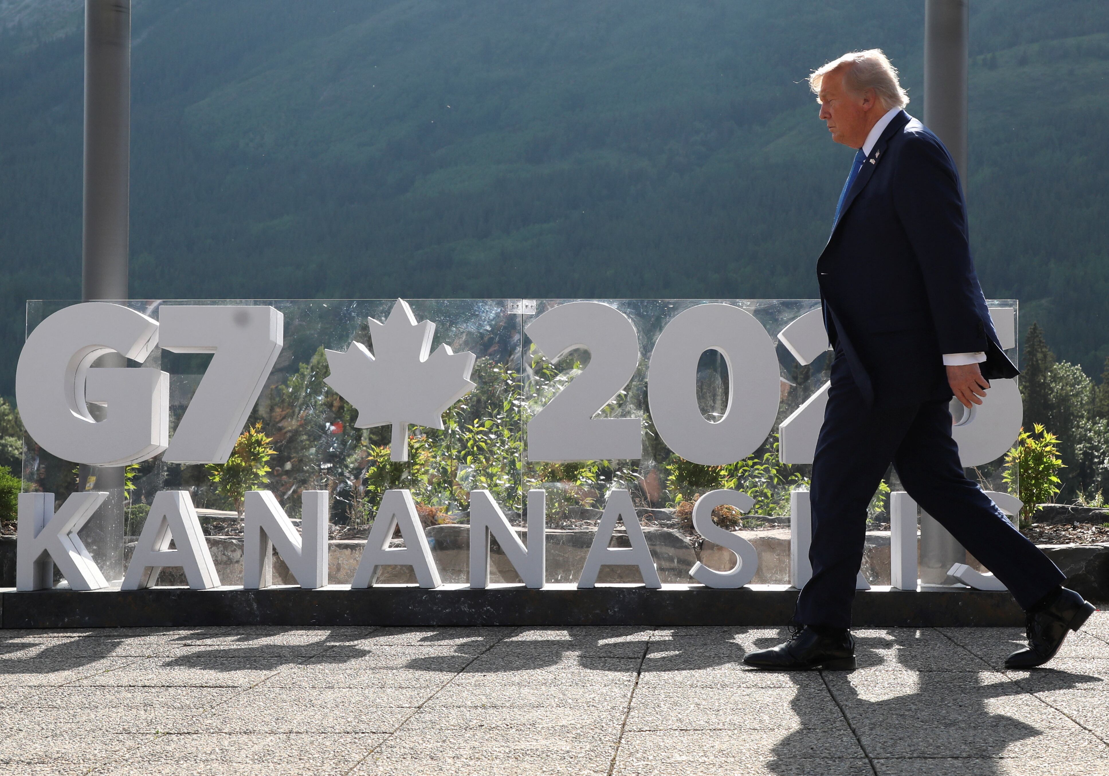 El presidente estadounidense, Donald Trump, abandonó la cumbre antes de lo previsto (REUTERS/Amber Bracken)