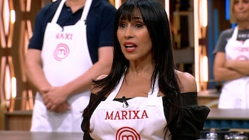 Marixa Balli recibe el delantal