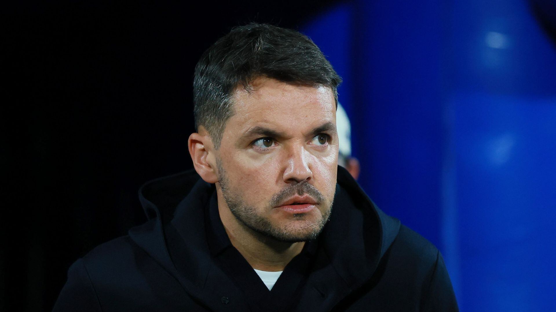 Nicolás Larcamón aseguró que la competencia interna entre sus jugadores le hace bien al equipo (REUTERS)