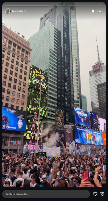La empresaria de medios estuvo entre los miles de argentinos que se reunieron en Nueva York para alentar a la Selección