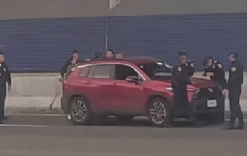 El reporte se reactivó luego de que las autoridades capitalinas localizaron una camioneta Toyota presuntamente involucrada en la Calzada Ignacio Zaragoza de Iztapalapa. (Redes Sociales)