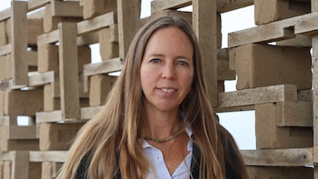 La arqueóloga Francesca Fernandini lidera una década de investigación para rescatar y comprender la riqueza de Cerro de Oro. (Foto: Infobae / Paula Elizalde)