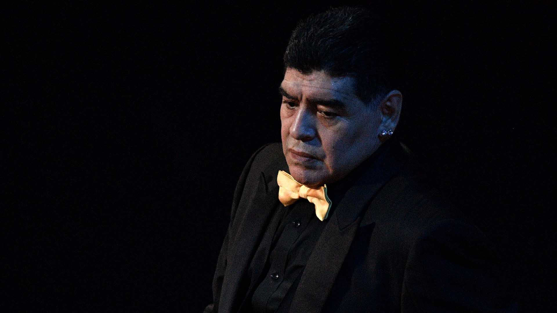 Maradona fue gran protagonista del sorteo del Mundial 2018 en Rusia (AFP)