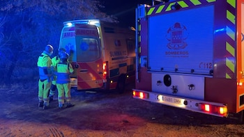 Cuatro heridos, uno grave, tras caer un vehículo por un terraplén en Moraleja de Enmedio (Madrid)