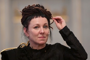 El uso de modelos de lenguaje por Tokarczuk generó indignación, pedidos de devolución del Nobel y comunicados aclaratorios de su editorial
