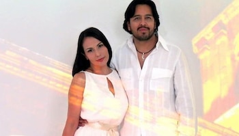 Nórida Rodríguez y 'Toto' Vega recordando su boda en una foto para las redes sociales