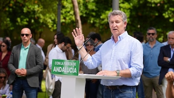 Feijóo pide votar en masa para que Juanma Moreno pueda gobernar en Andalucía sin Vox: “Aquí no hay mayoría de nada, no os confiéis”