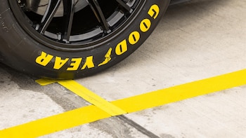 Goodyear se desploma un 13%