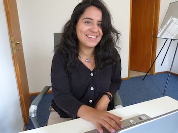 Zaira trabaja online con pacientes