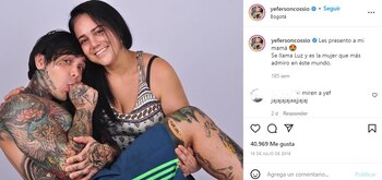 Yeferson Cossio y su madre Luz. Foto: Instagram @yefersoncossio