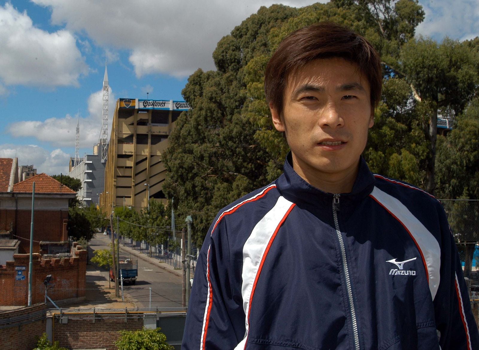 Li Yao con la Bombonera de fondo