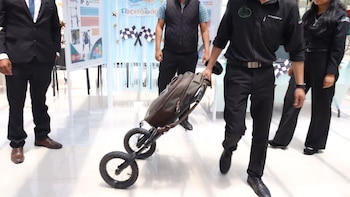 Estudiantes del Edomex crean bicicleta plegable con función de carrito de carga y obtienen patente del IMPI