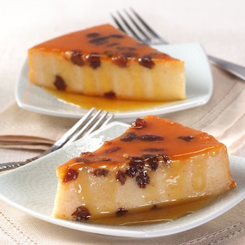 Cada porción de budín de