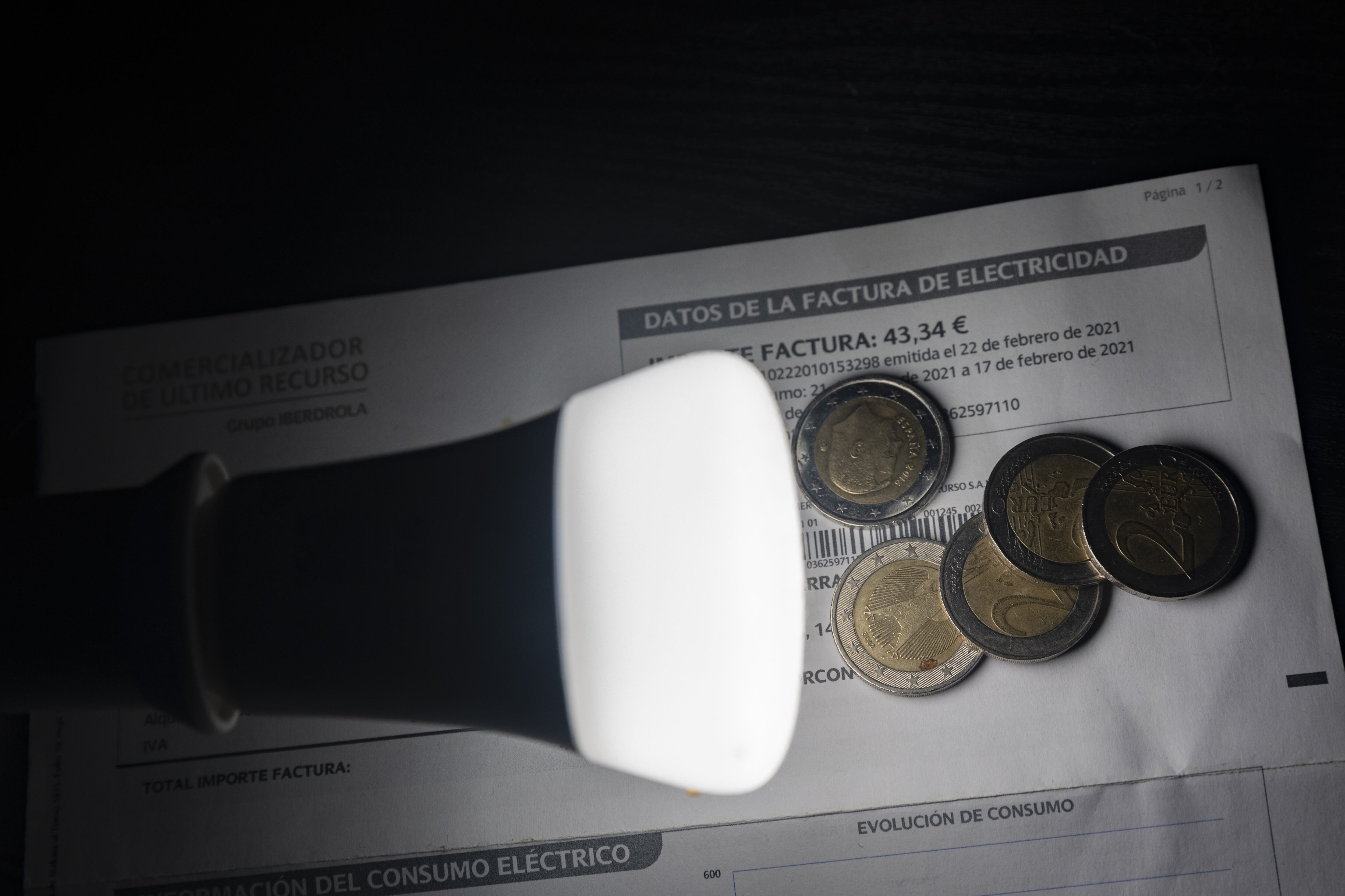 La OMIE da a conocer todos los días el precio de la luz (Europa Press)