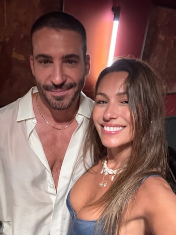 Pampita junto Miguel Ángel Silvestre,