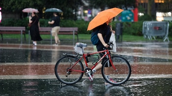 Las lluvias y tormentas seguirán afectando a España hasta mediados de la semana: la Aemet pone en alerta a 12 comunidades