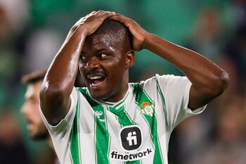 El centrocampista portugués William Carvalho,