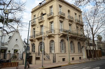 El edificio ubicado a pocos
