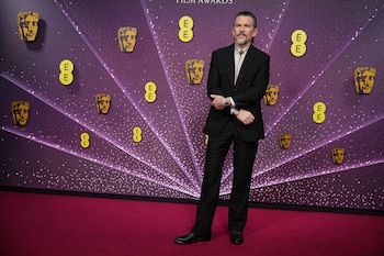 Ethan Hawke con un traje