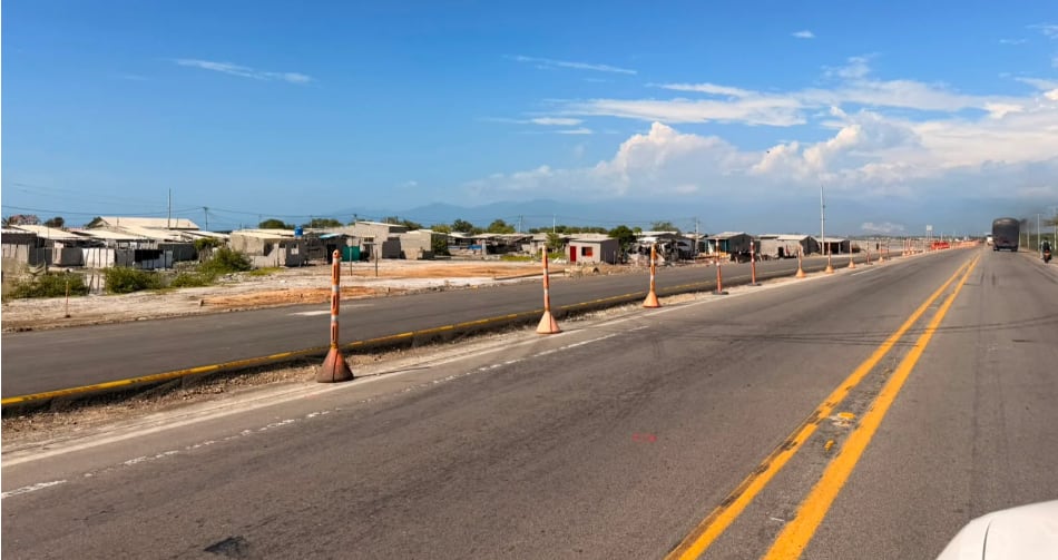El viaducto en la Troncal del Caribe busca contener la erosión costera y asegurar la conexión vial entre Santa Marta y Barranquilla - crédito Ruta Magdalena Sierra - Mar