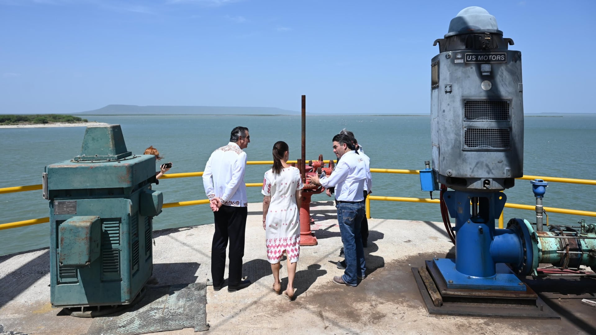 Sheinbaum supervisa segundo acueducto en Ciudad Victoria para atender problemática de agua. (Foto: Presidencia)