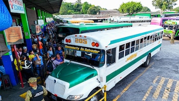 La falta de liquidez y diferentes desafíos impiden renovar el 70% de la flota del transporte colectivo en El Salvador