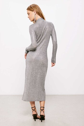 Vestido de Springfield. (www.myspringfield.com)