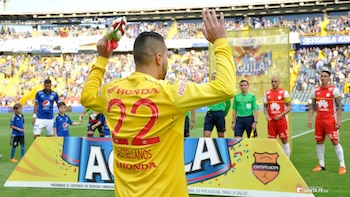 El guardameta de Independiente Santa Fe de retiro del fútbol. @SantaFe - Twitter