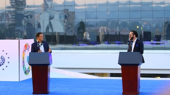 El presidente de El Salvador, Nayib Bukele, inauguró en abril de 2024 las nuevas oficinas en ese país centroamericano del gigante estadounidense Google. (Foto cortesía Google)