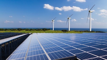 El sector energético lideró la inversión extranjera directa con USD 910.87 millones, equivalentes al 27.8 % del total nacional. (Foto: Presidencia de la República Dominicana)