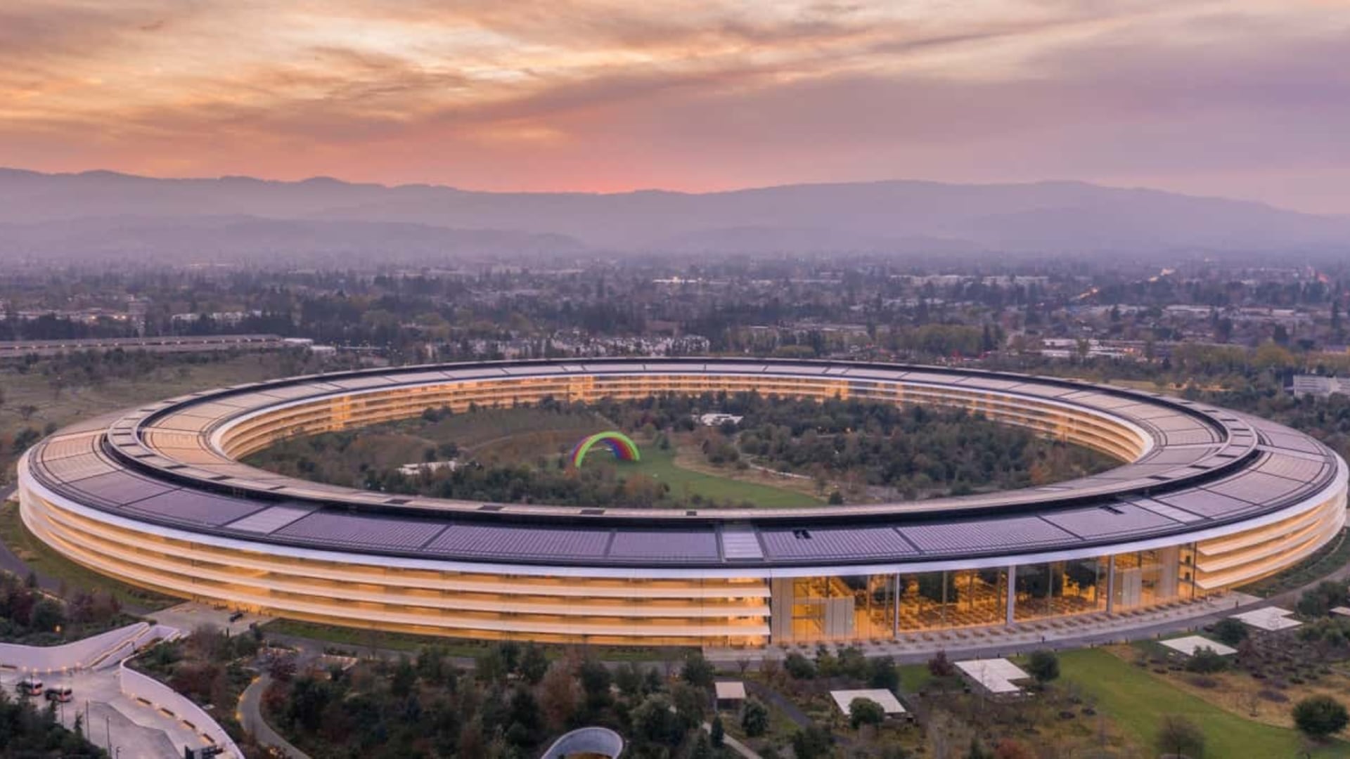 Silicon Valley: cuna de innovaciones tecnológicas y empresas icónicas