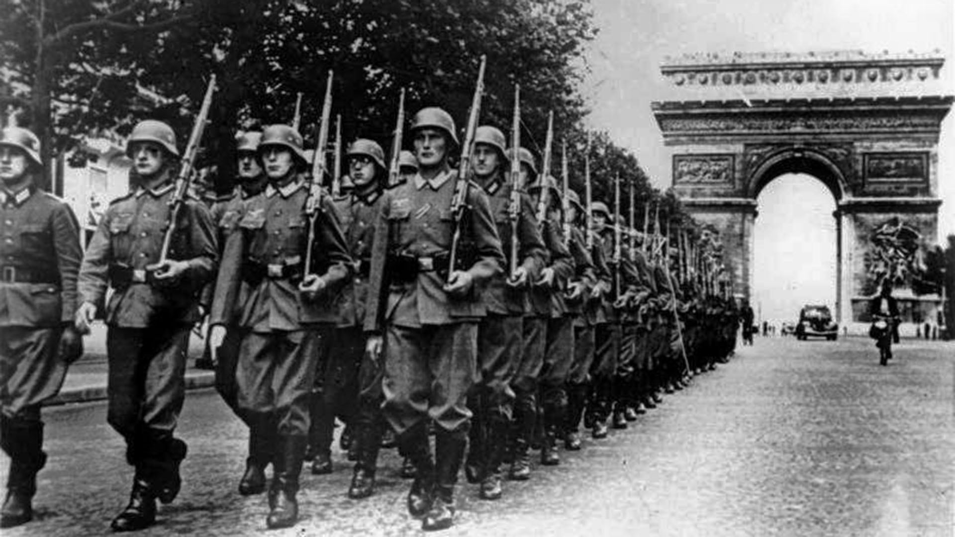 Los nazis en París: la experiencia de la crueldad extrema caló hondo en el mundo occidental.