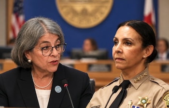 Daniella Levine-Cava, alcaldesa de Miami-Dade y Rosie Cordero Stutz, sheriff del condado