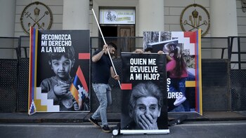 Frente al templo se colocaron