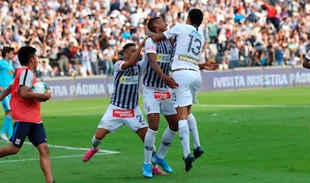 El gol de Aldair Fuentes que le permitió a Alianza Lima poner pie y medio en la final de la Liga 1 2019. Crédito: Liga 1.