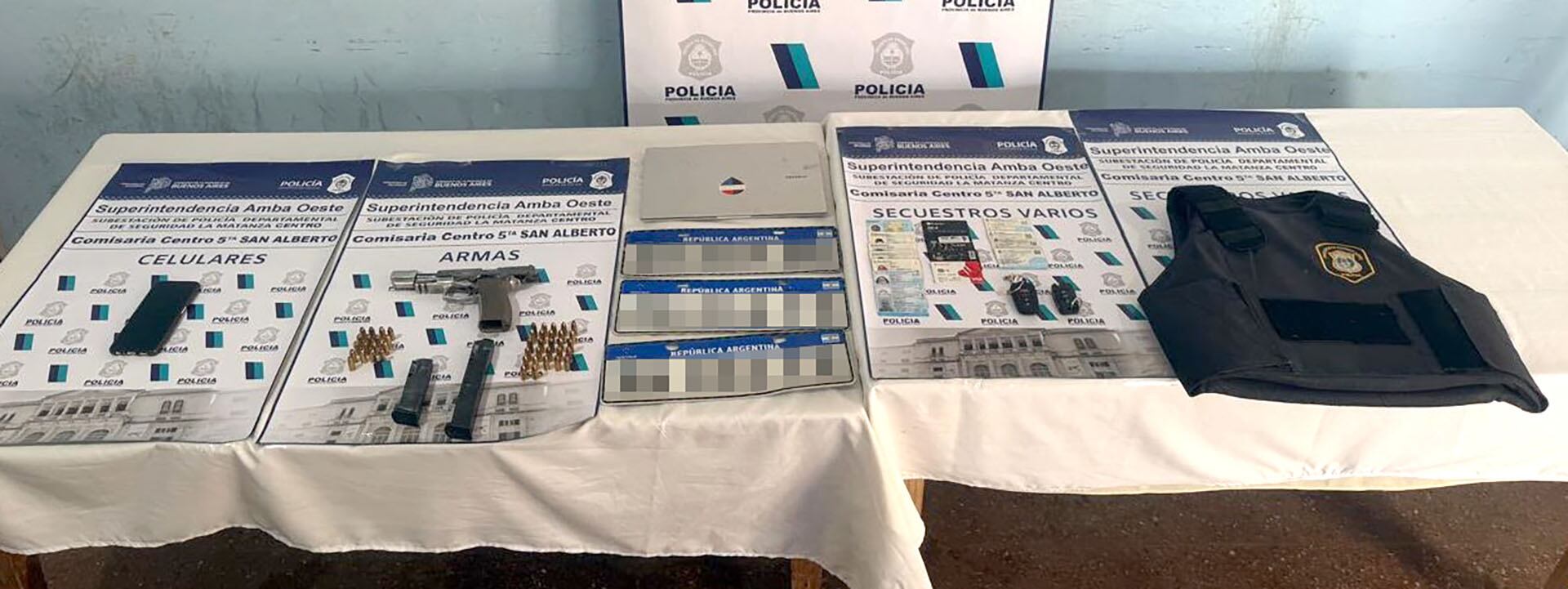 La pistola, el cargador extensible, los DNI y el chaleco antibalas que le encontraron a Pucheta