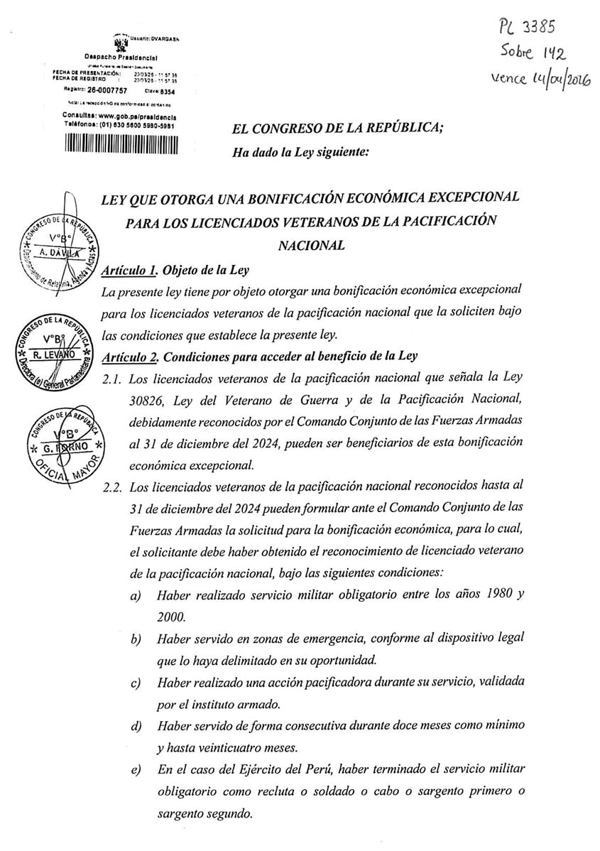 Autógrafa de la ley que otorga bono mensual vitalicio a veteranos.