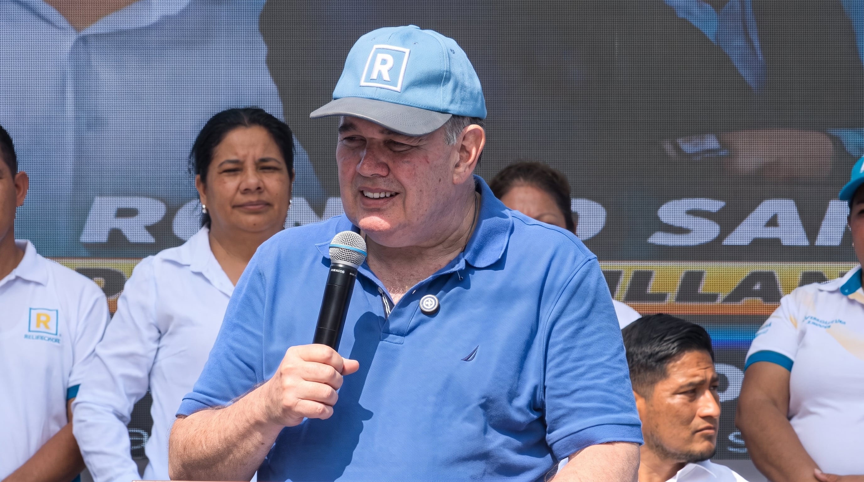 Rafael López Aliaga a Keiko Fujimori: “Reduzca ministerios de una vez. Hay mucho vago, mucho amiguito (en el gabinete)”